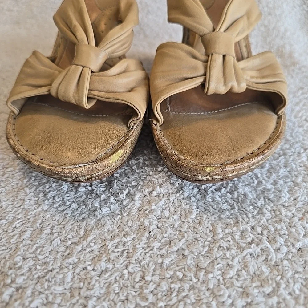 Born Driless Womens Monte Carlo Sandal Size 8 Tan Leather Slip-on Wedge Mule